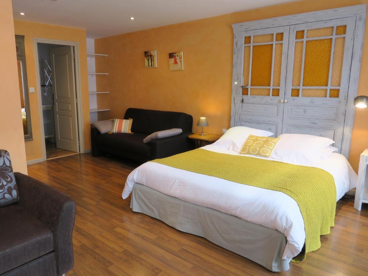 Chambres Du Petit Bois Charleville-Mézières Esterno foto